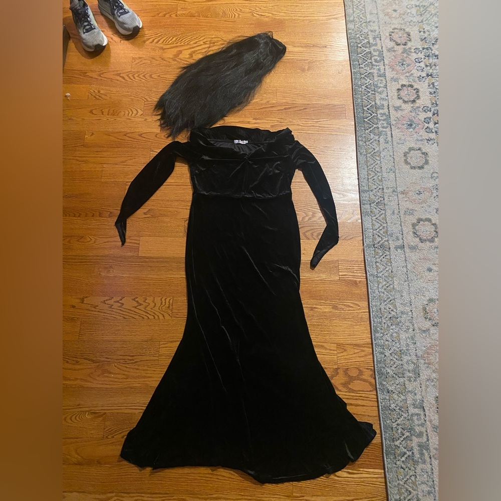 Morticia Addams costume XL